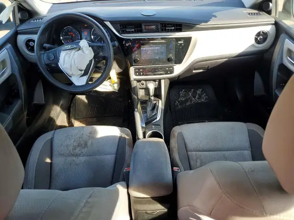 5YFBURHE2HP613949 2017 TOYOTA COROLLA - Image 8