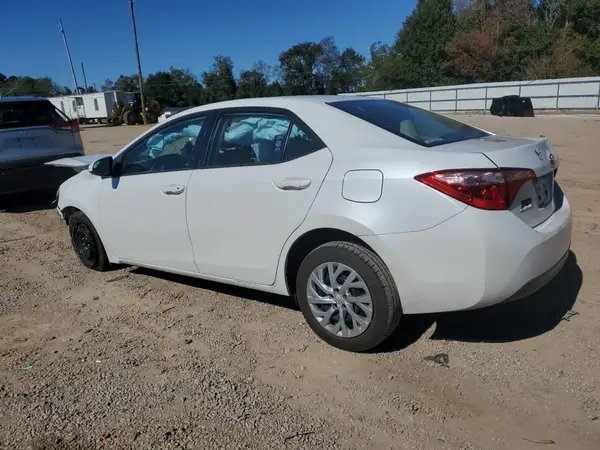 5YFBURHE2HP615829 2017 TOYOTA COROLLA - Image 2