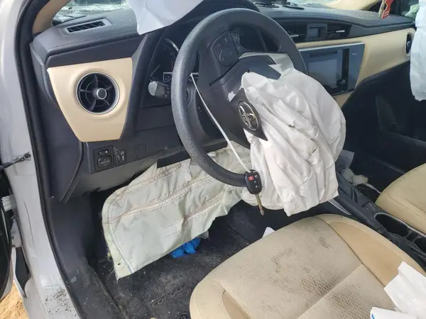 5YFBURHE2HP615829 2017 TOYOTA COROLLA - Image 8
