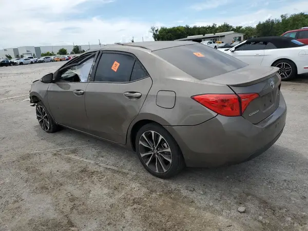 5YFBURHE2HP619461 2017 TOYOTA COROLLA - Image 2