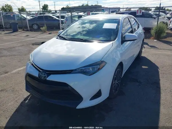 5YFBURHE2HP619766 2017 TOYOTA COROLLA - Image 2