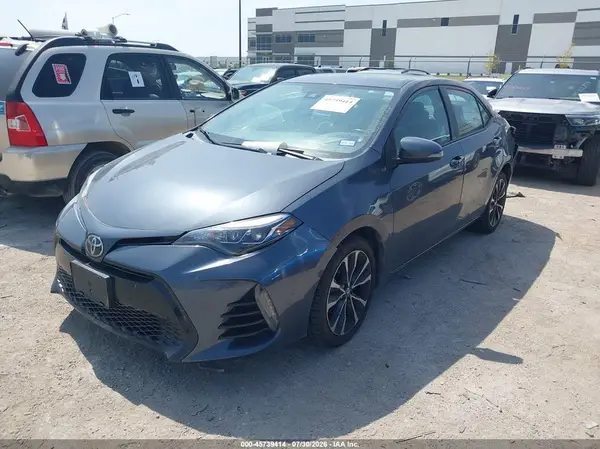 5YFBURHE2HP620321 2017 TOYOTA COROLLA - Image 2