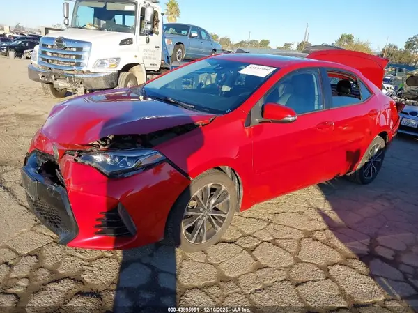 5YFBURHE2HP620786 2017 TOYOTA COROLLA - Image 2