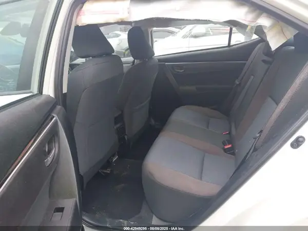 5YFBURHE2HP621274 2017 TOYOTA COROLLA - Image 8