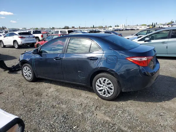 5YFBURHE2HP626667 2017 TOYOTA COROLLA - Image 2