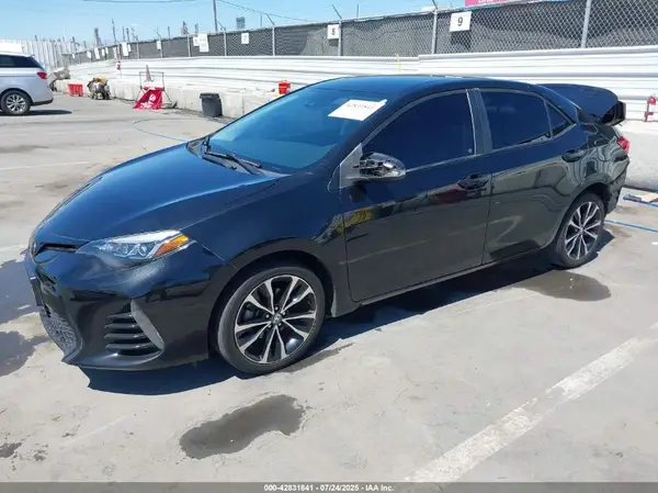 5YFBURHE2HP629701 2017 TOYOTA COROLLA - Image 2