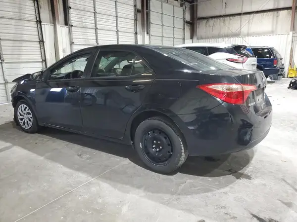 5YFBURHE2HP629732 2017 TOYOTA COROLLA - Image 2