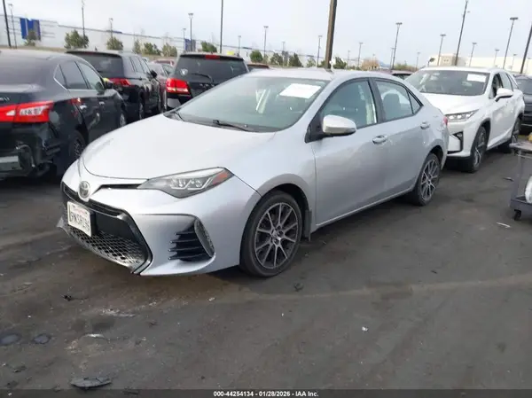 5YFBURHE2HP630167 2017 TOYOTA COROLLA - Image 2