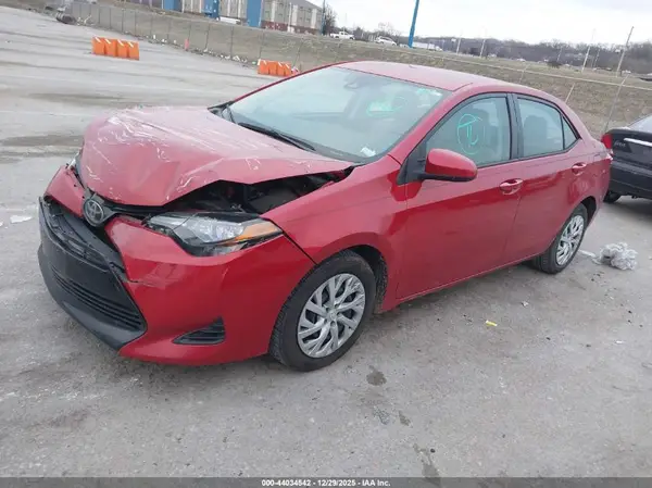 5YFBURHE2HP631206 2017 TOYOTA COROLLA - Image 2