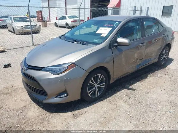 5YFBURHE2HP632078 2017 TOYOTA COROLLA - Image 2