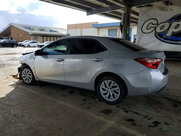 5YFBURHE2HP632856 2017 TOYOTA COROLLA - Image 2