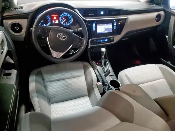5YFBURHE2HP633134 2017 TOYOTA COROLLA - Image 8