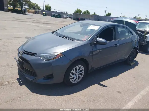 5YFBURHE2HP633456 2017 TOYOTA COROLLA - Image 2