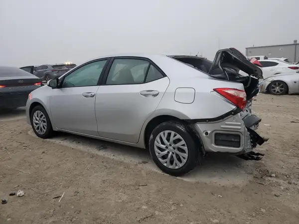 5YFBURHE2HP633487 2017 TOYOTA COROLLA - Image 2