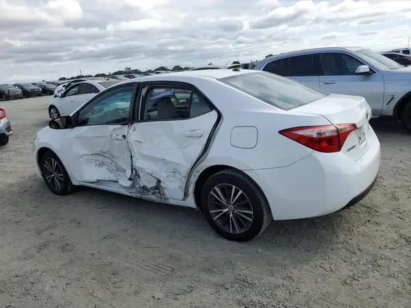 5YFBURHE2HP633652 2017 TOYOTA COROLLA - Image 2