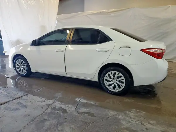 5YFBURHE2HP633828 2017 TOYOTA COROLLA - Image 2