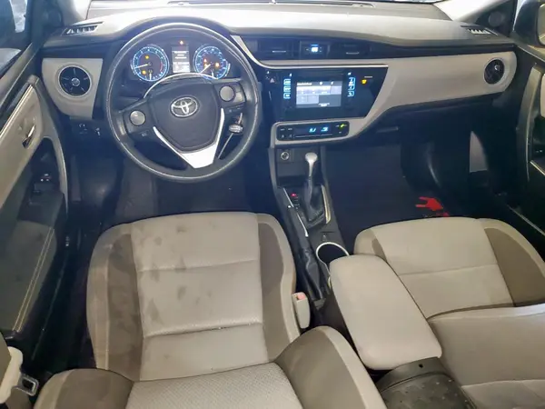 5YFBURHE2HP633828 2017 TOYOTA COROLLA - Image 8