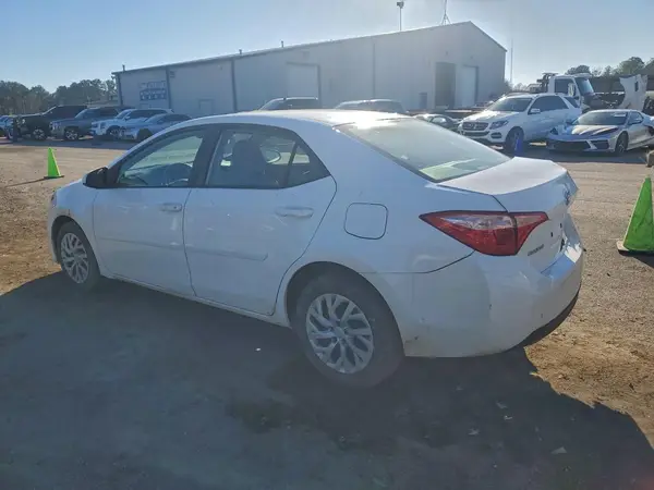 5YFBURHE2HP635367 2017 TOYOTA COROLLA - Image 2