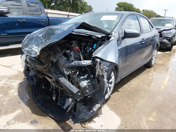 5YFBURHE2HP636213 2017 TOYOTA COROLLA - Image 2