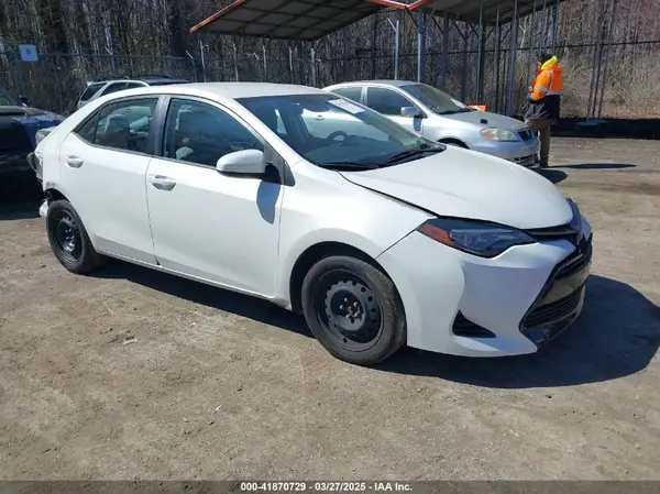 5YFBURHE2HP636535 2017 TOYOTA COROLLA - Image 1
