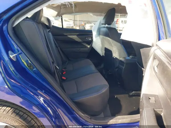 5YFBURHE2HP638981 2017 TOYOTA COROLLA - Image 8