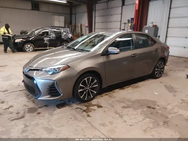 5YFBURHE2HP639435 2017 TOYOTA COROLLA - Image 2