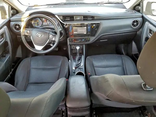 5YFBURHE2HP640102 2017 TOYOTA COROLLA - Image 8