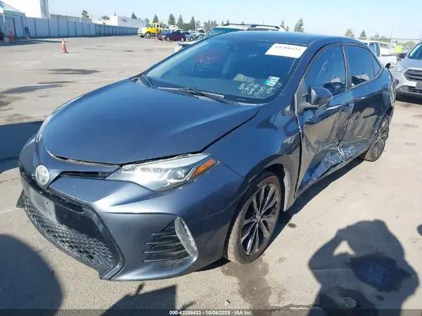 5YFBURHE2HP640164 2017 TOYOTA COROLLA - Image 2