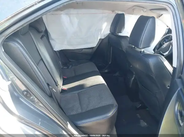5YFBURHE2HP640164 2017 TOYOTA COROLLA - Image 8