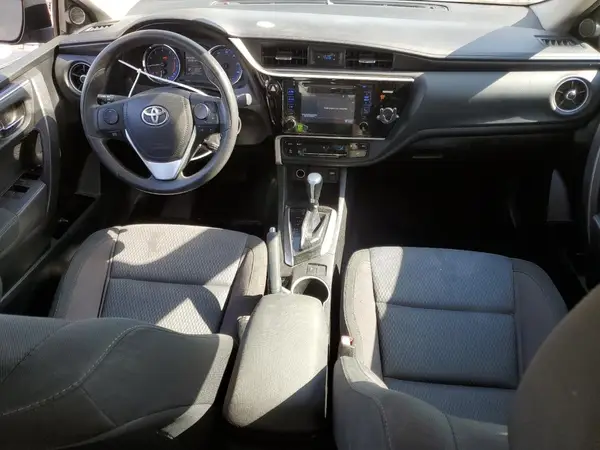 5YFBURHE2HP640214 2017 TOYOTA COROLLA - Image 8