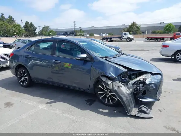 5YFBURHE2HP641332 2017 TOYOTA COROLLA - Image 1