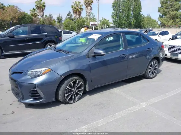 5YFBURHE2HP641332 2017 TOYOTA COROLLA - Image 2