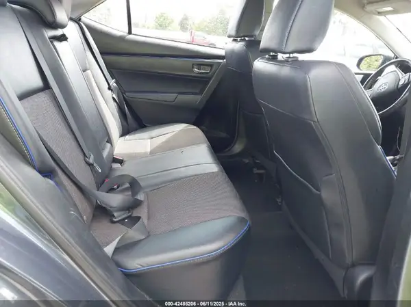 5YFBURHE2HP641332 2017 TOYOTA COROLLA - Image 8