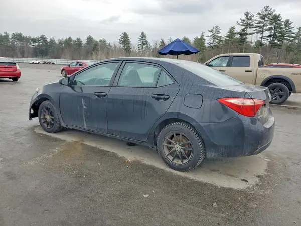 5YFBURHE2HP641587 2017 TOYOTA COROLLA - Image 2