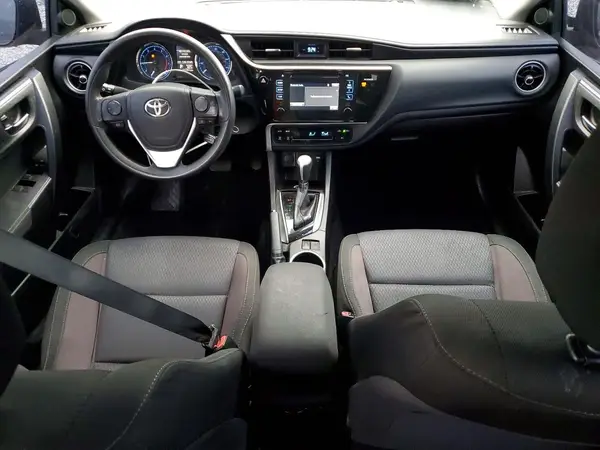 5YFBURHE2HP641895 2017 TOYOTA COROLLA - Image 8
