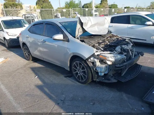 5YFBURHE2HP643856 2017 TOYOTA COROLLA - Image 1
