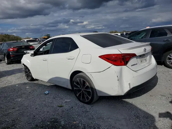 5YFBURHE2HP645686 2017 TOYOTA COROLLA - Image 2