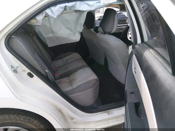5YFBURHE2HP648524 2017 TOYOTA COROLLA - Image 8