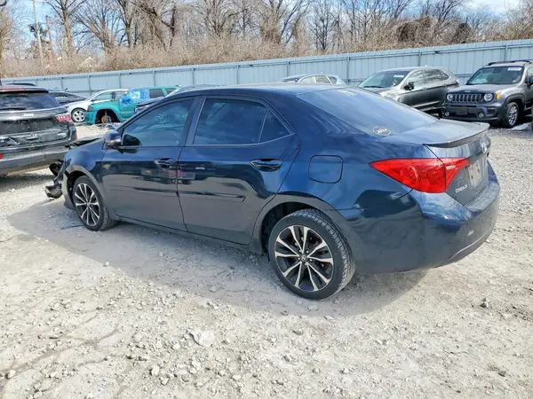 5YFBURHE2HP649561 2017 TOYOTA COROLLA - Image 2
