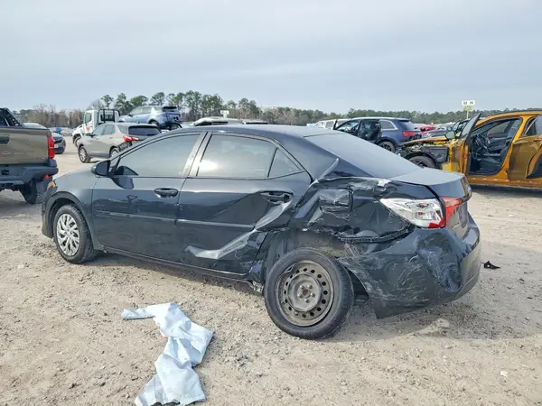 5YFBURHE2HP650094 2017 TOYOTA COROLLA - Image 2
