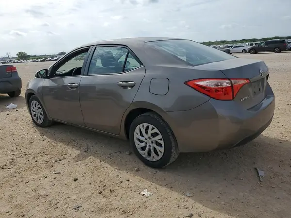 5YFBURHE2HP651214 2017 TOYOTA COROLLA - Image 2