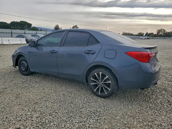 5YFBURHE2HP652458 2017 TOYOTA COROLLA - Image 2