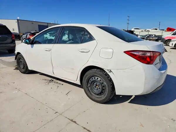 5YFBURHE2HP653058 2017 TOYOTA COROLLA - Image 2