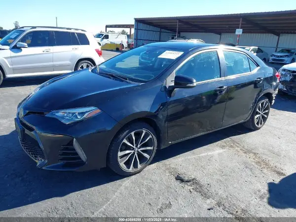 5YFBURHE2HP654288 2017 TOYOTA COROLLA - Image 2