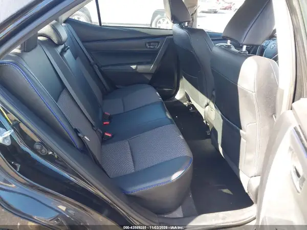 5YFBURHE2HP654288 2017 TOYOTA COROLLA - Image 8