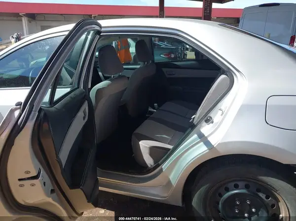 5YFBURHE2HP654968 2017 TOYOTA COROLLA - Image 8