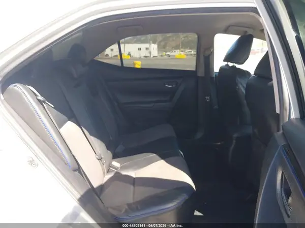 5YFBURHE2HP655893 2017 TOYOTA COROLLA - Image 8