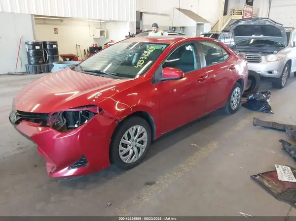 5YFBURHE2HP659720 2017 TOYOTA COROLLA - Image 2