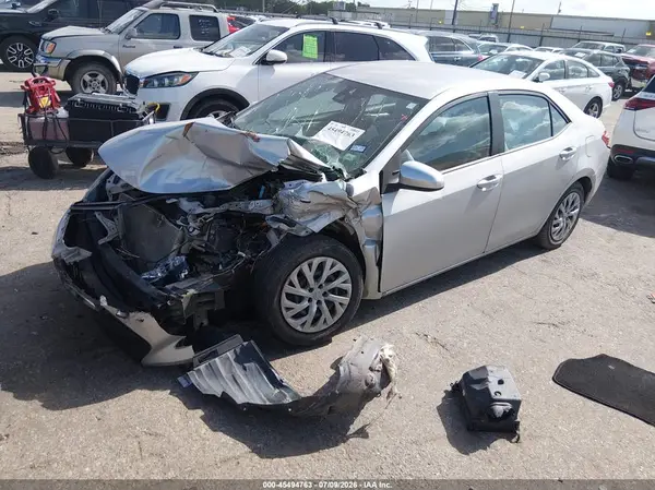 5YFBURHE2HP659815 2017 TOYOTA COROLLA - Image 2