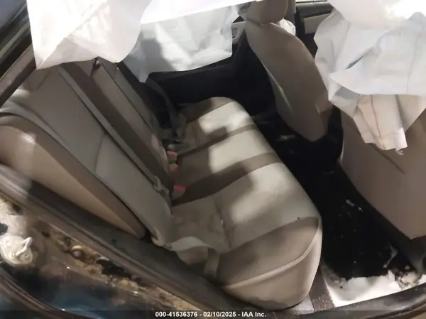 5YFBURHE2HP659992 2017 TOYOTA COROLLA - Image 8